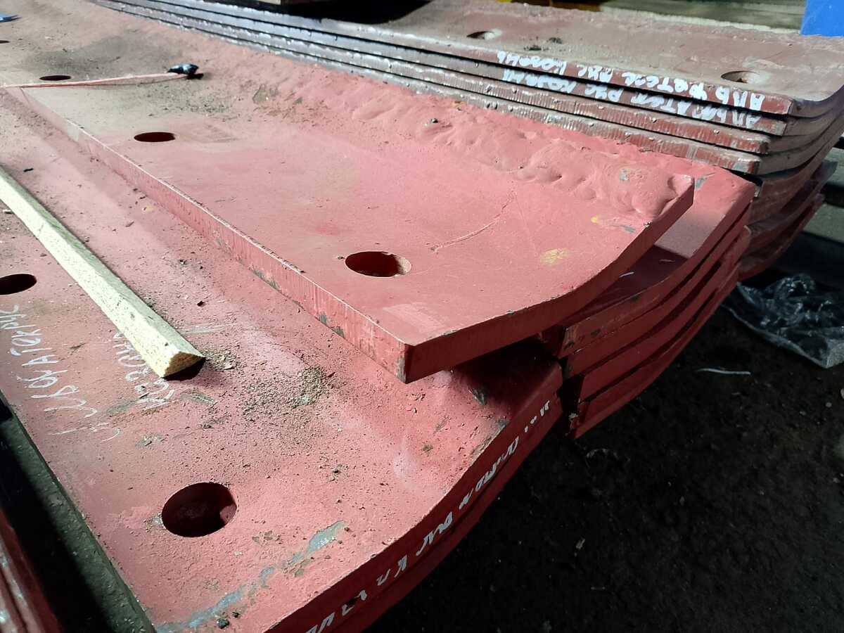 Нож средний 1216х180х20 ГС-14.03 полусферический - изображение 1