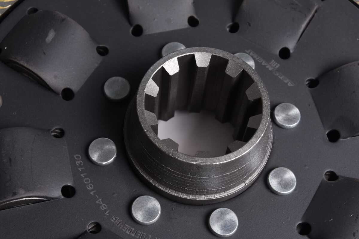 Диск сцепления в сборе с валом на  ВКМ 2020 - изображение 1